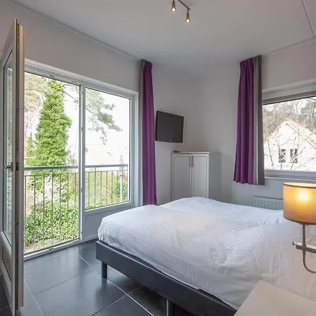 Villa Restyled With 5 Bathrooms, Located In A Area Arcen