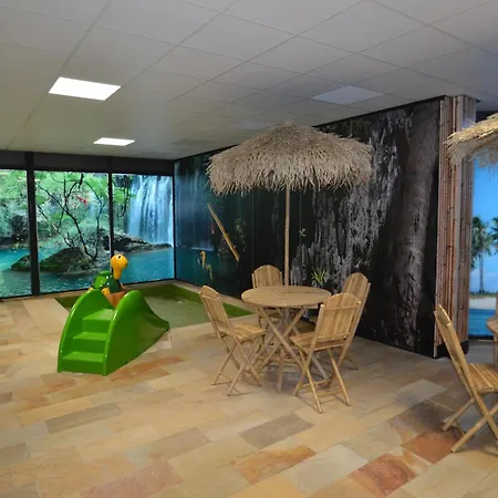 Villa Restyled With 5 Bathrooms, Located In A Area Arcen