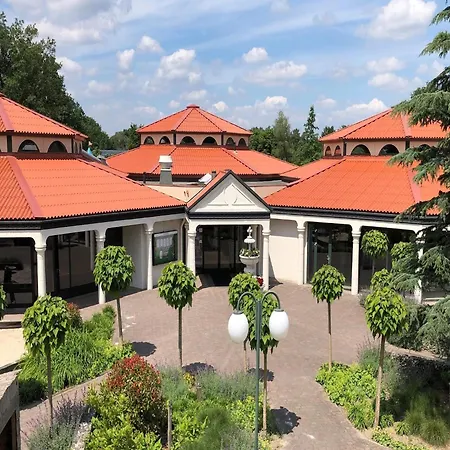 Villa Restyled With 5 Bathrooms, Located In A Area *